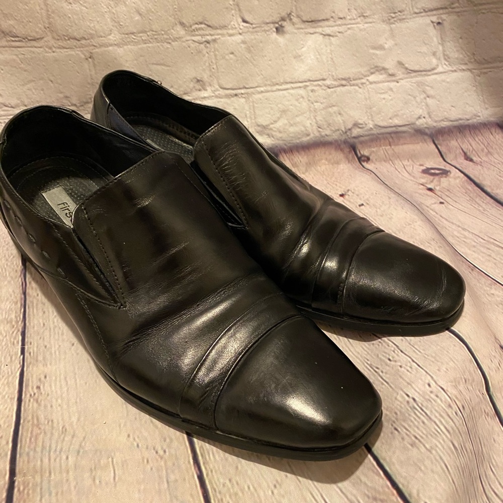 Men’s First dress shoes size 42D